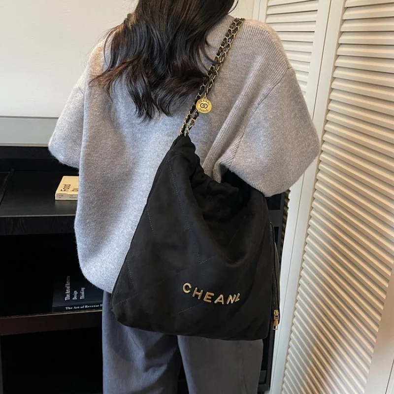 

Women's Messenger Bag Crafted From Sun-Patterned Leather Boasting Elegant High-End Durable Style