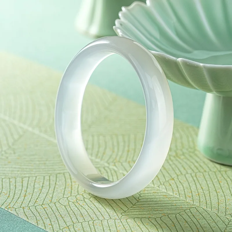 

Браслет из ледяного халцедона, женский браслет из белого лунного света с натуральным личи, замороженный нефритовый браслет