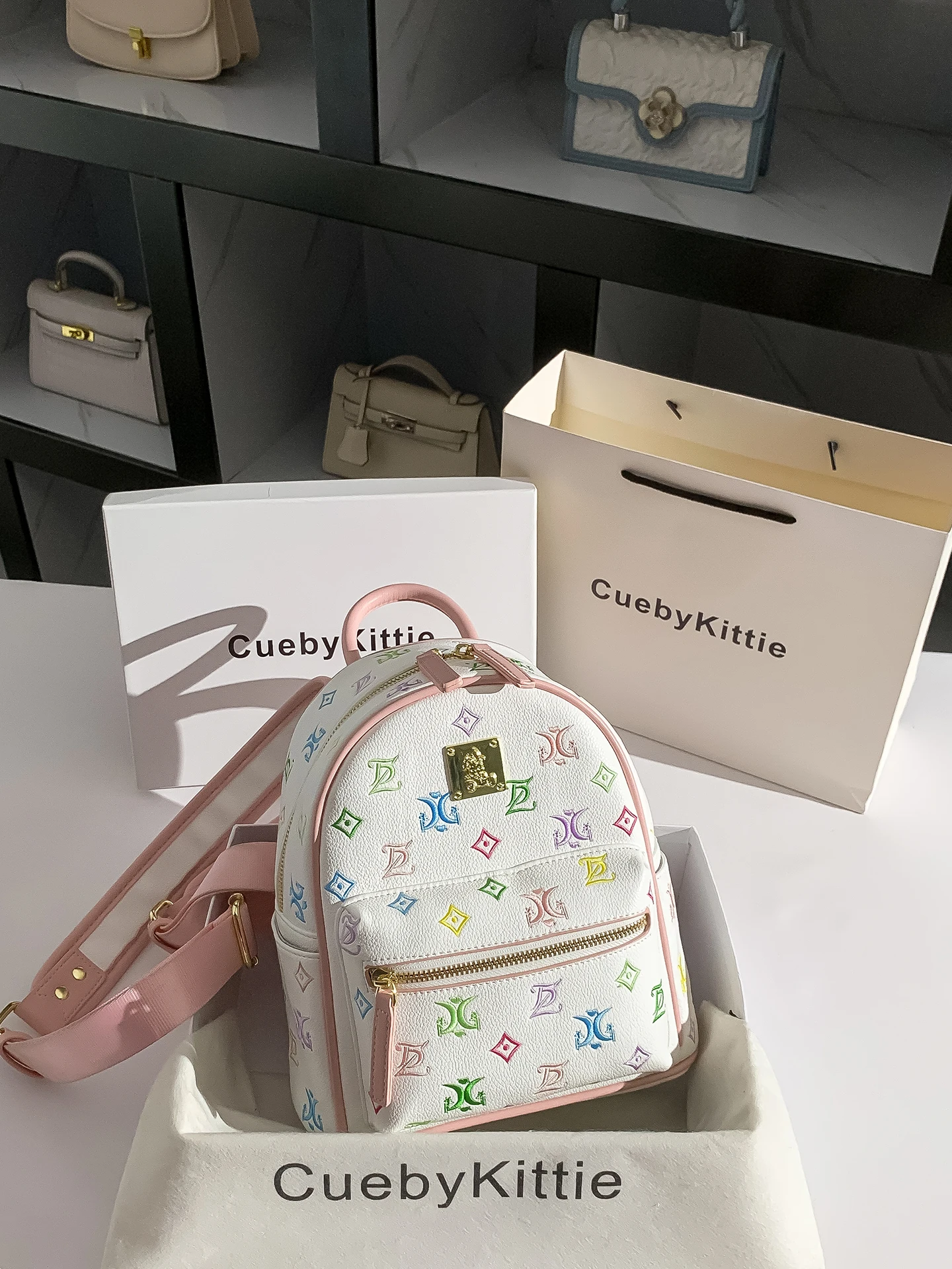 mochila-de-gran-capacidad-con-bordado-dopamine-para-mujer-nueva-moda-2026-bolso-de-hombro-para-ir-al-trabajo-de-lona-rigid
