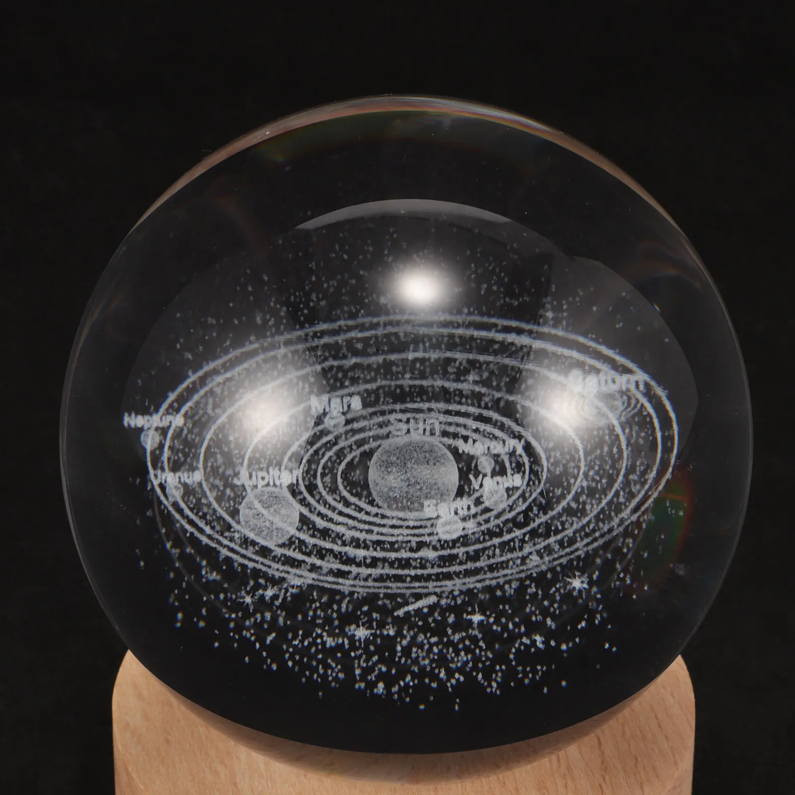 lampe-de-table-en-forme-de-boule-de-cristal-gravee-en-3d-avec-motifs-de-dessins-animes-ideale-pour-la-chambre-a-coucher-le-salon-ou-le-bureau-pour-une-decoration-romantique-et-une-ambiance-chaleureuse