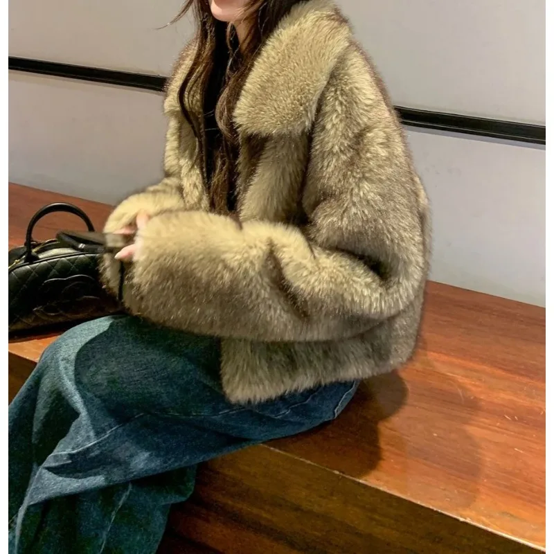 

Fox Short New Autumn and Winter Coat 2025 Fur Imitation Leather Thickened Environmentally Friendly Fur Integrated Coat