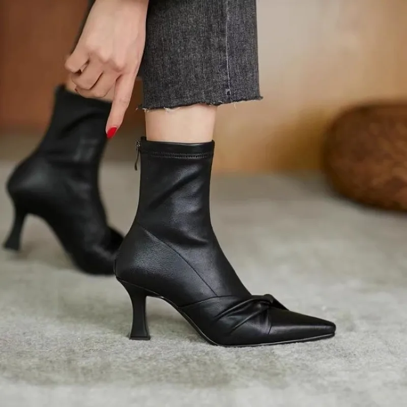 

2025 Fall/Winter New Pointed Toe High Heel Temperament Skinny Boots Stiletto Simple Booties Women