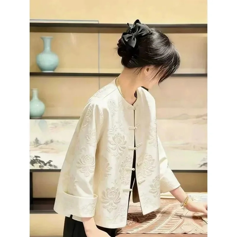 2026 New Chinese Style Jacket Spring Chinese Style Short Style Buckle Versatile Slimming and High-end Feeling Small Embossed Top