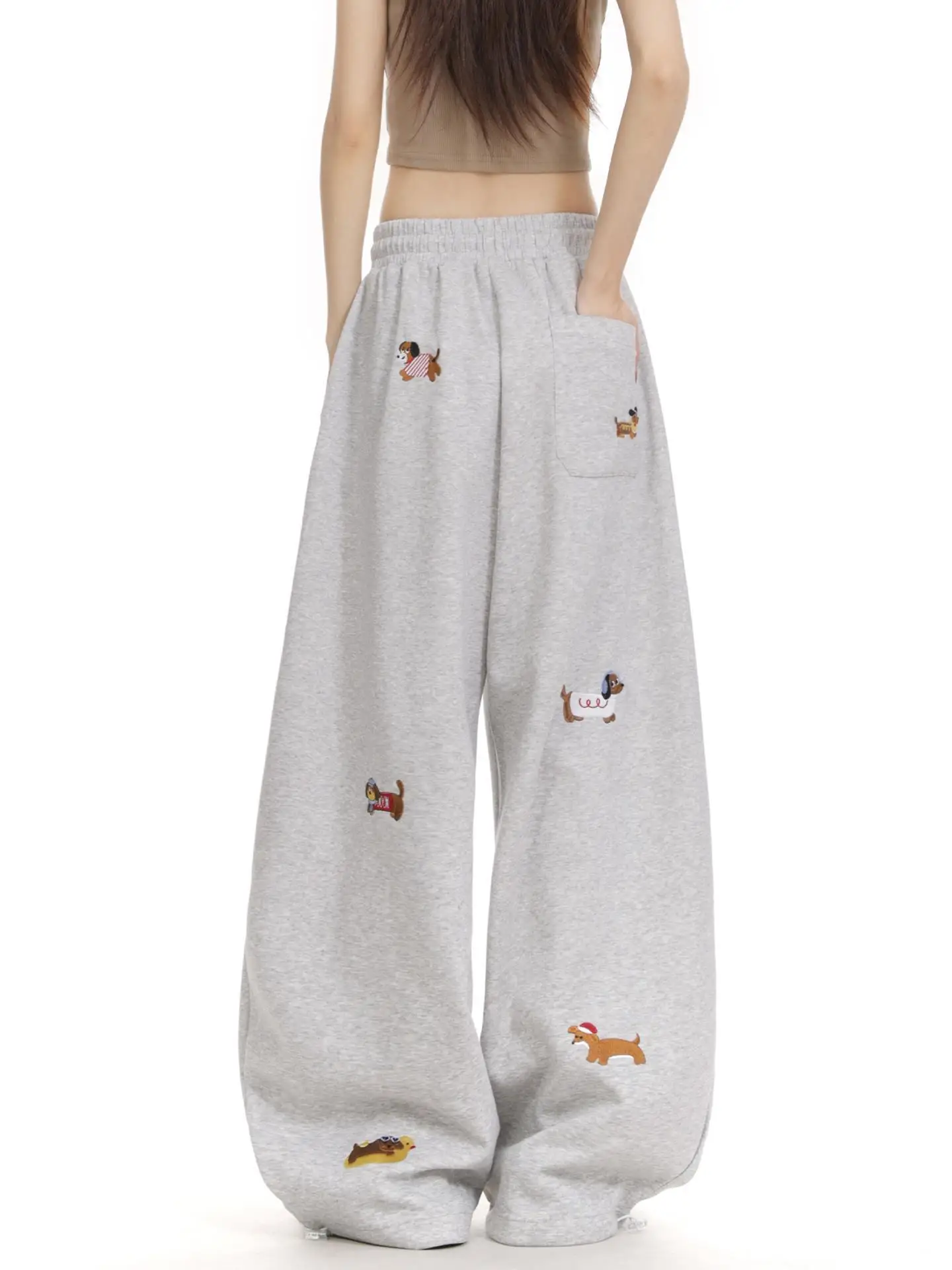 ゆったりとした女性用裏地付きストレートレッグワイドレッグパンツ、アメリカンファンソーセージドッグ刺繍入り、ドレープ感のある快適なカジュアルパンツ