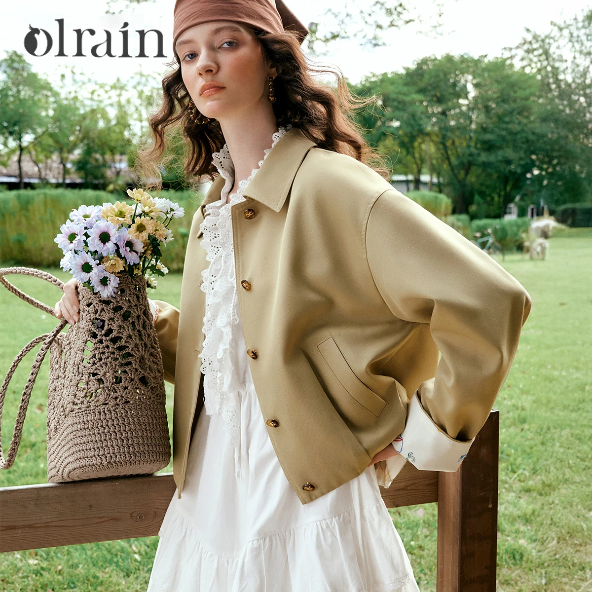 

OLrain Embroidery Short Coat Woman 2026 New Spring Khaki Flanged Cuffs Contrast Loose Jacket Women's Clothing GO58CW003002