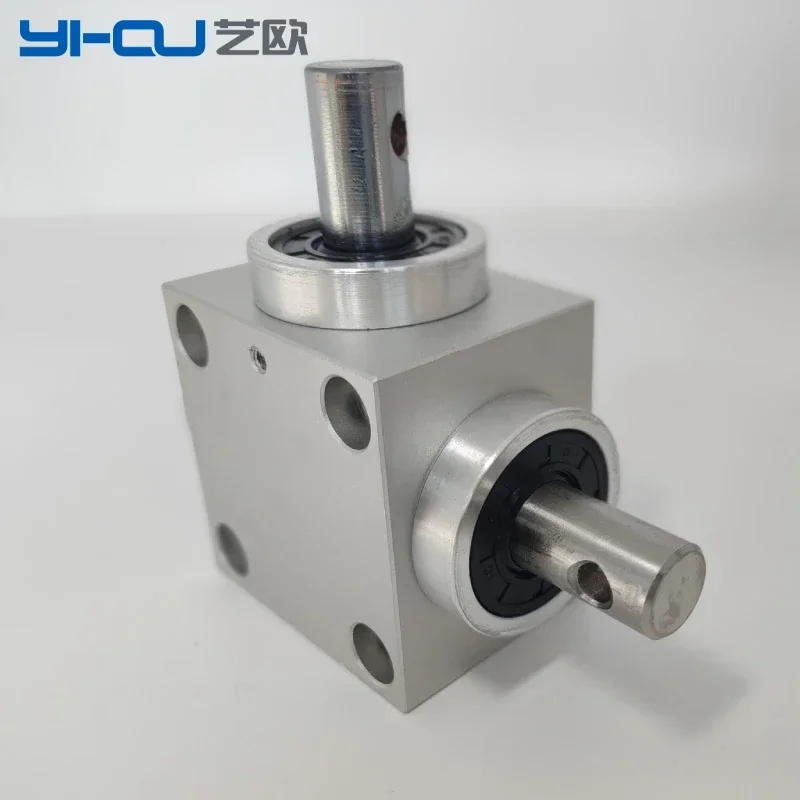 

Waterproof right angle steering gear