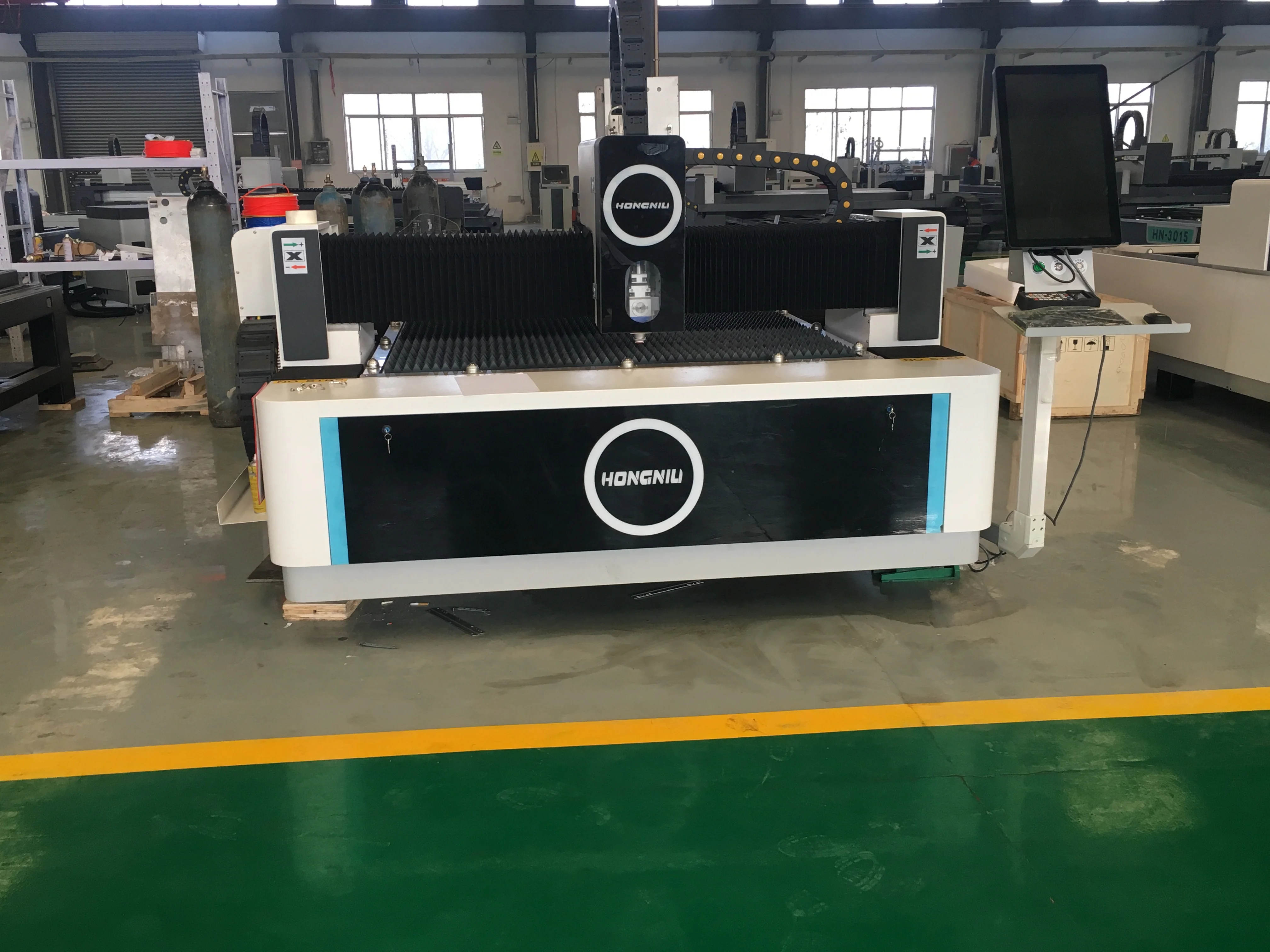 Processing alloy Special-shaped cutting Hot sale metal  cutting machine  cutter Fiber laser cutt 3015