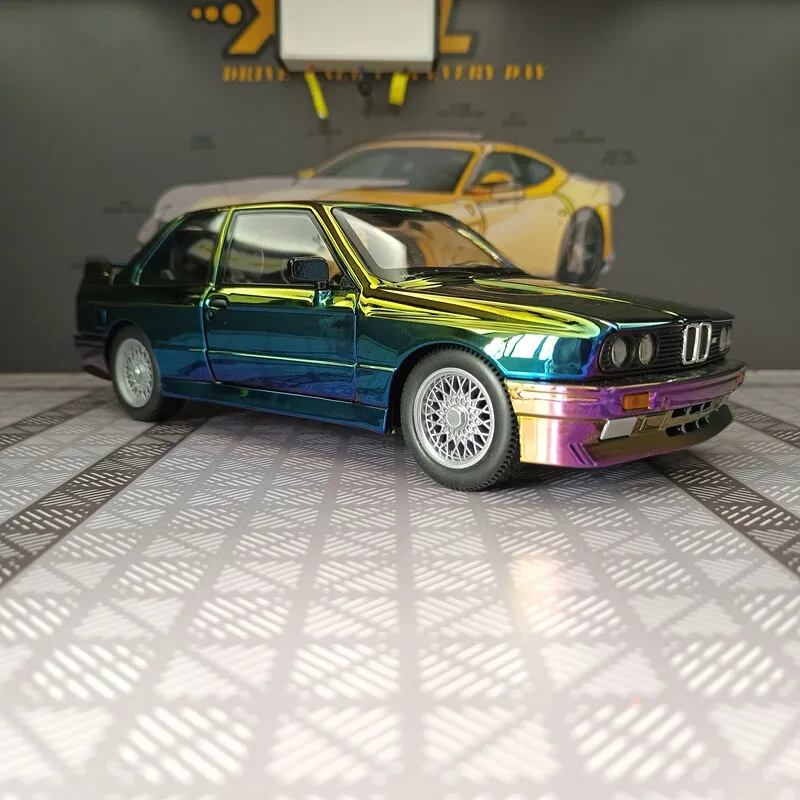 

Модель спортивного автомобиля BMW M3 E30 в масштабе 1:24, литая металлическая классическая гоночная машина со звуком и светом, игрушка для детей, подарок