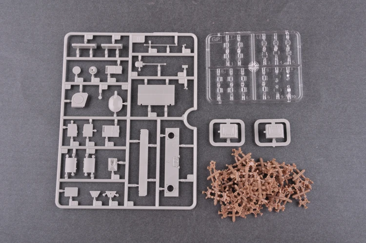 1/35 Trumpeter Russian BMD-4 Airborne Infantry Fighting Static Vehicle Tank  Model Kit Toys for Collecting TH16570