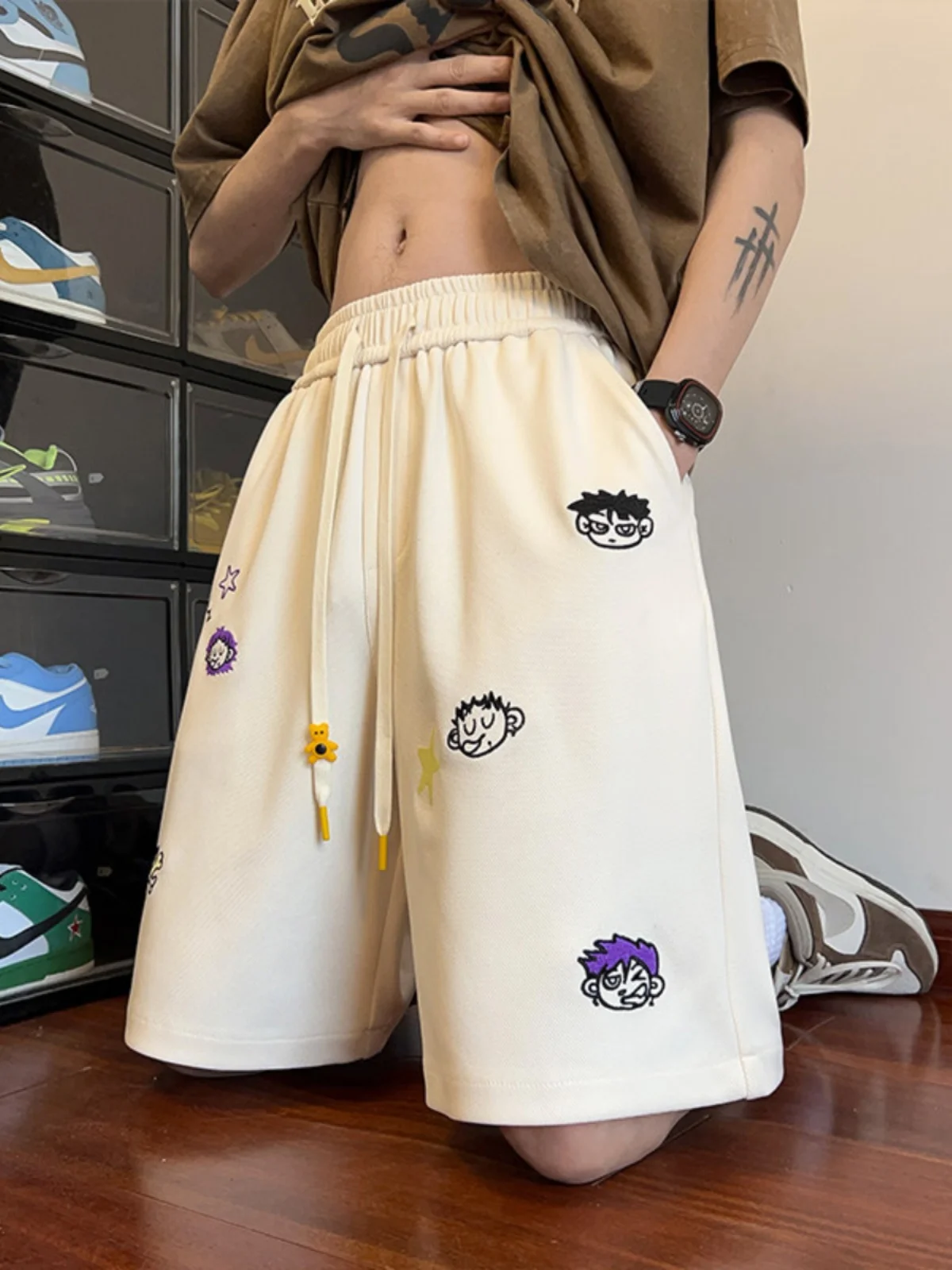 

Мужские летние новые свободные прямые повседневные спортивные брюки с вышивкой из американского мультфильма «пять четвертей», дышащие легкие весы