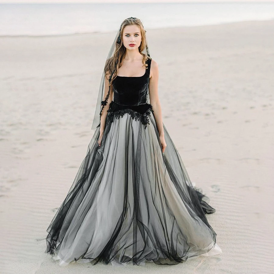 Customized Boate Neckline Black Wedding Dress Velvet and Tulle Open Back with Crystals Bridal Gowns Vestido for Formal Ceremony