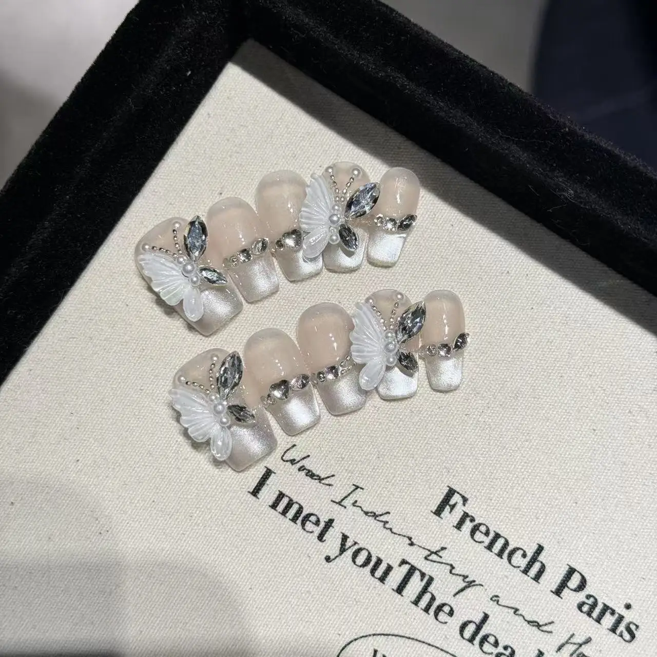 

10pcs high-end High-end light luxury, niche design, three-dimensional butterfly cat's eye handmade French Tip Nails