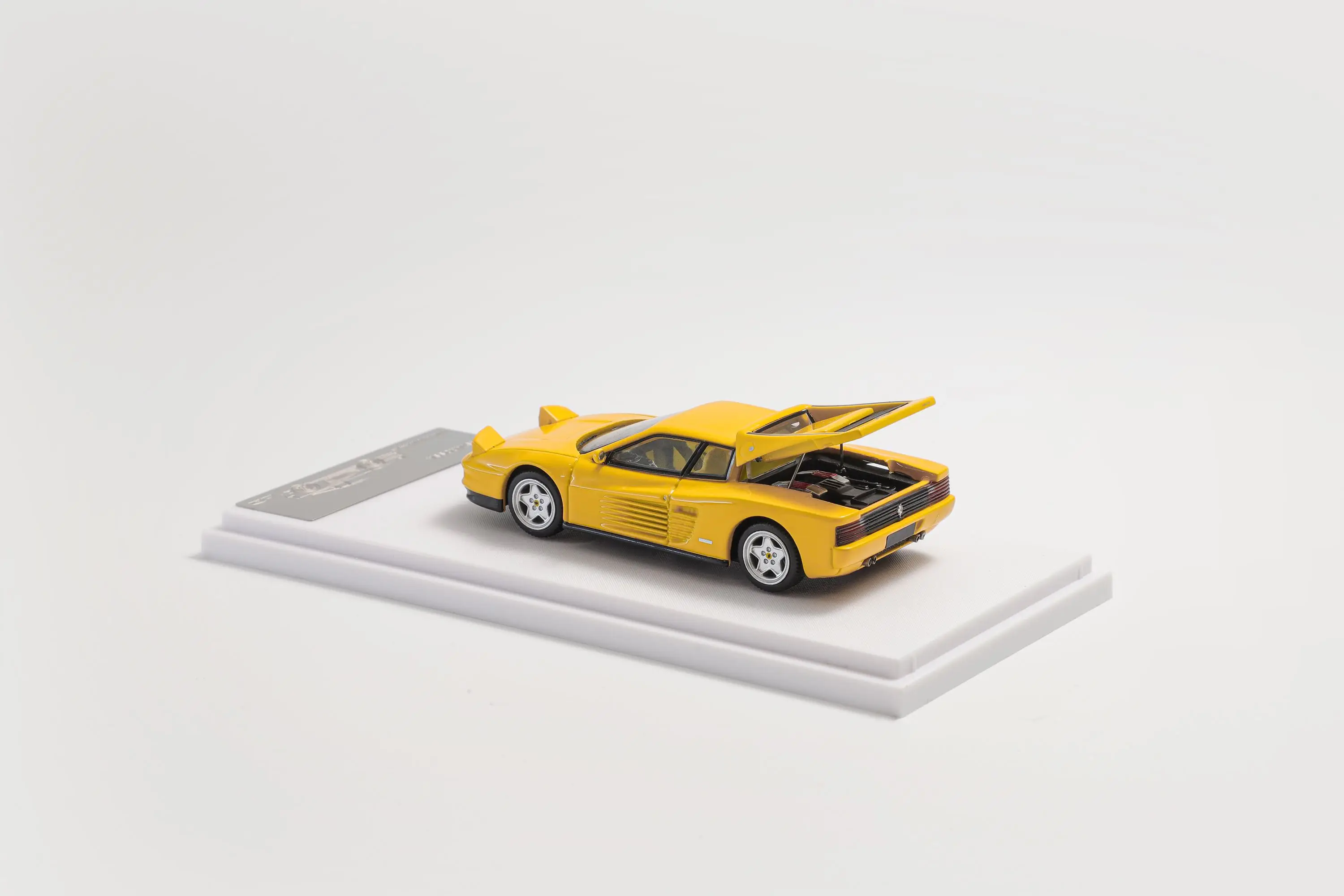 XF 1:64 Testarossa Diecast Model Car