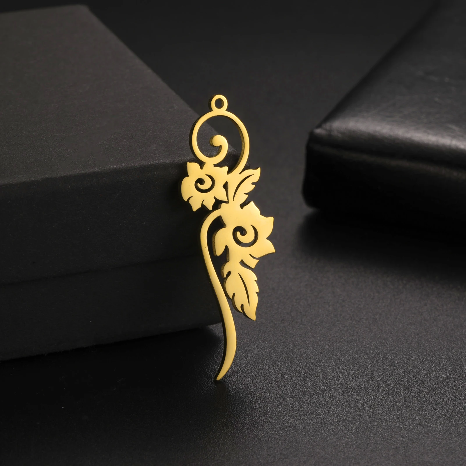 

1pc Fashionable Flower Charm Handmade DIY Accessories Stainless Steel Plant Jewelry Accessories Supplying Wholesale