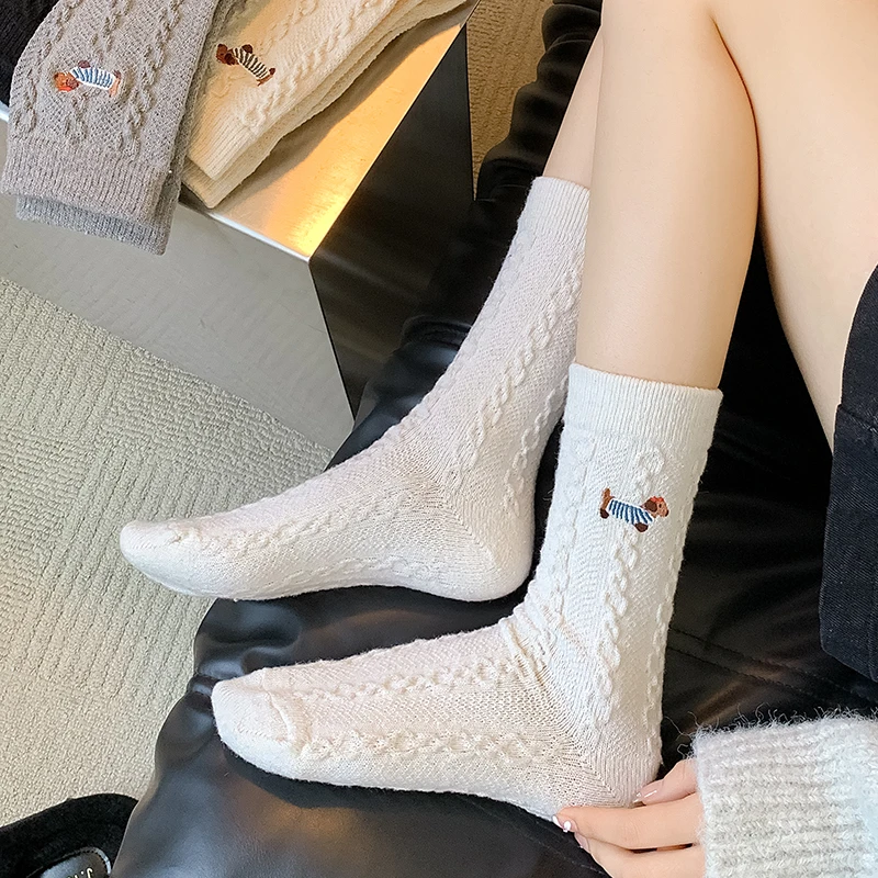 Woman Socks Korean Style Solid Color New Thicken Warm Socks For Girls Breathable Simple Casual Female Cartoon Embroidery Socks