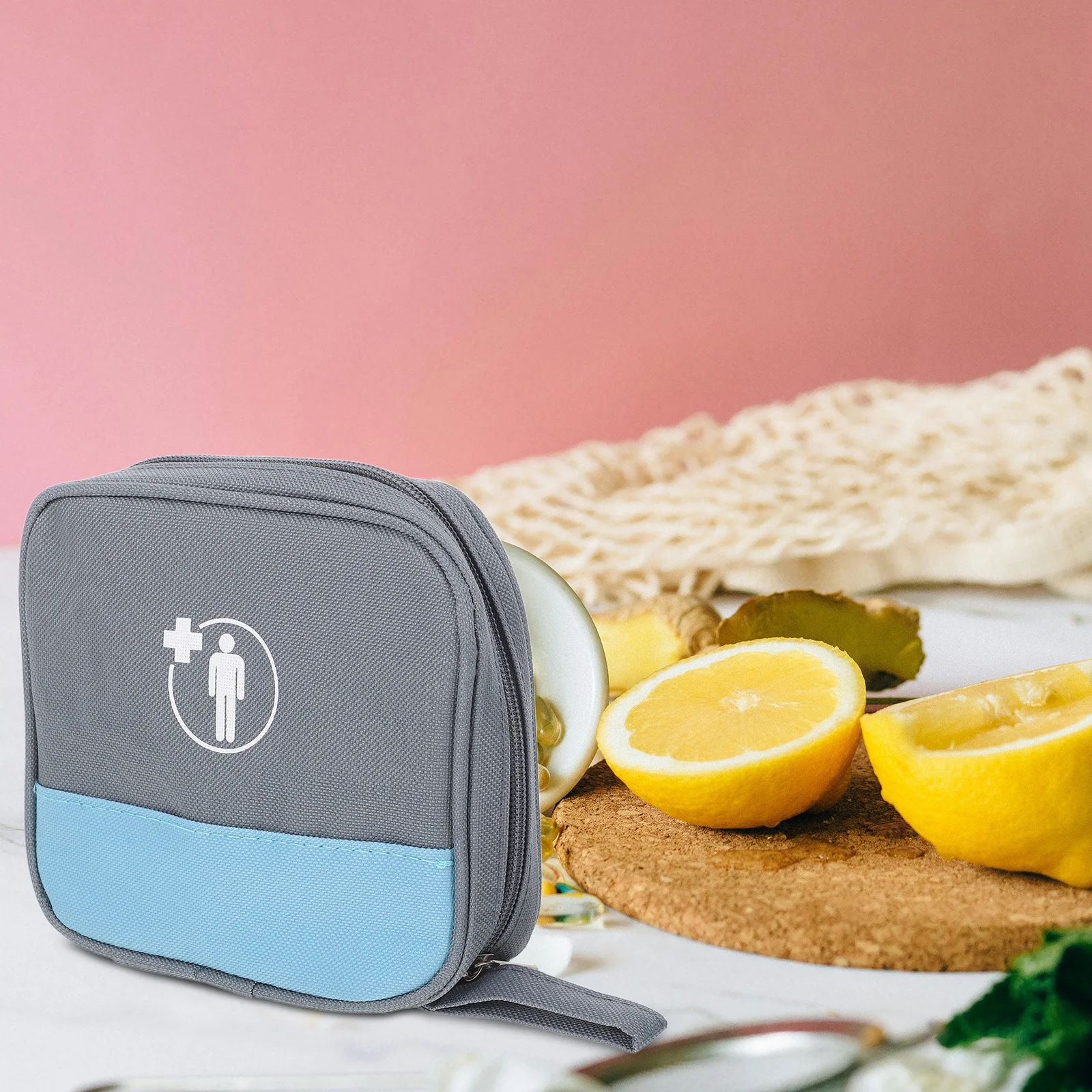 

Travel Medicine Organizer Waterproof Material Secure Zipper Closure for Hiking Camping Use Medicine Pouch Emergency Bag