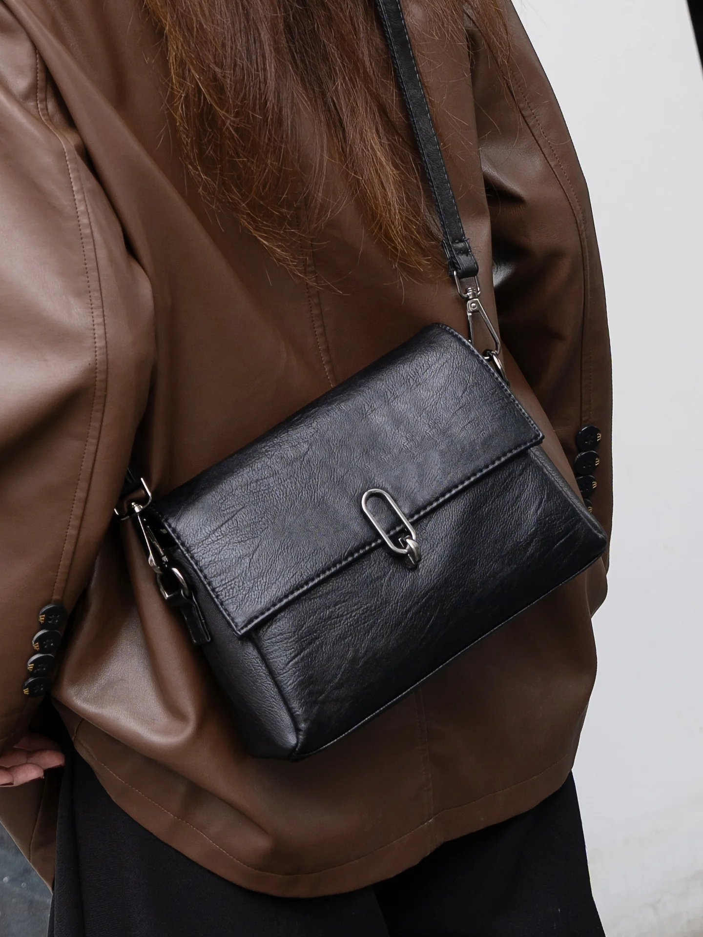 

Новая сумка-мессенджер из мягкой кожи 2026 года, повседневная, вместительная, с несколькими отделениями, на одно плечо, элегантная, кроссбоди