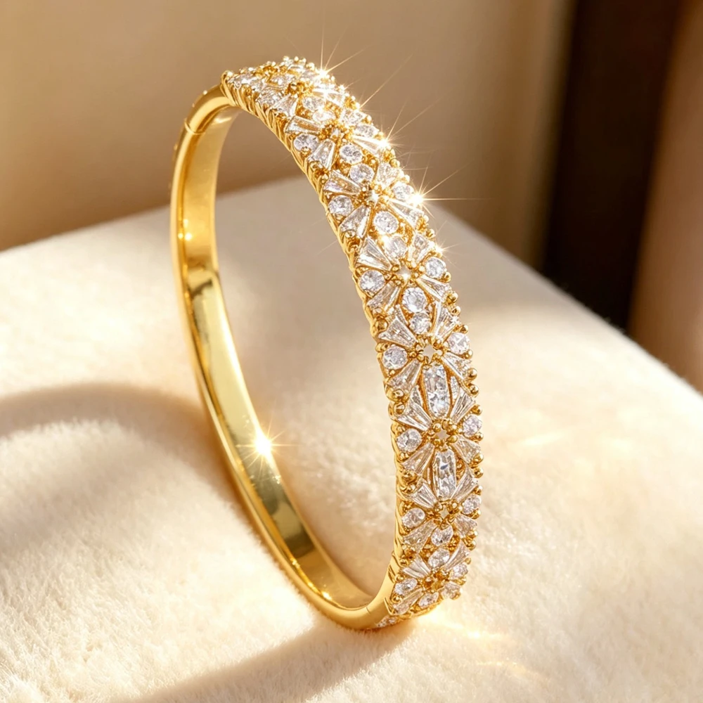 Yupsk Luxuriöse geometrische, glänzende Schneeflocken-Zirkon-Armbänder für Damen, hochwertiger, wunderschöner Hochzeitsschmuck, Urlaubsgeschenke – Detail 2