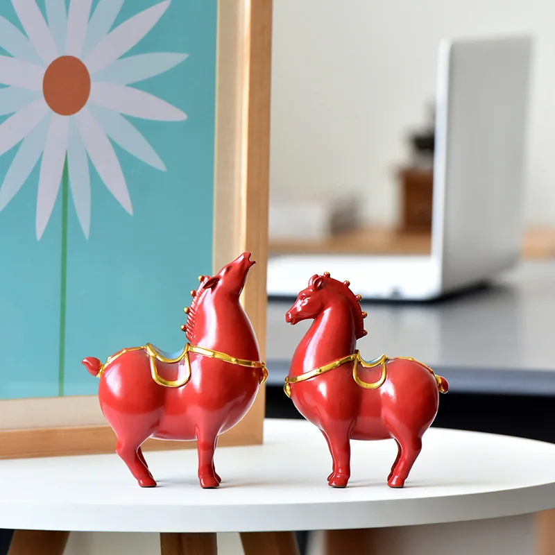 Traditional Chinese Red Ceramic Horse Tang Dynasty Style Steed Figurine Exquisite Artwork Modern Decorative Ornament Art Gift