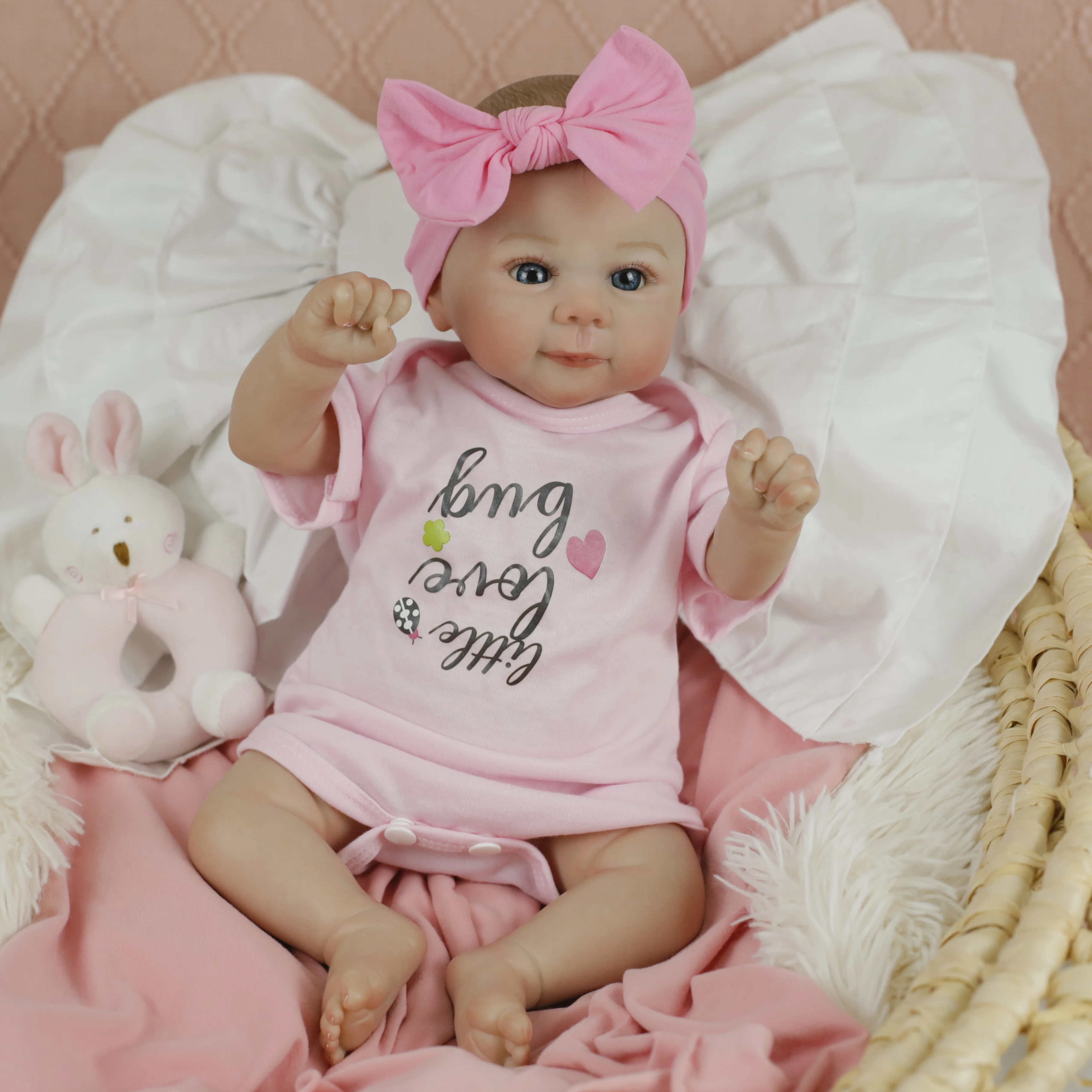 ตุ๊กตาซิลิโคนไวนิลทั้งตัวขนาด 19 นิ้ว เหมือนจริง ผิว 3 มิติ ผมวาดด้วยมือ เหมาะเป็นของขวัญวันเกิดและคริสต์มาสสำหรับเด็กผู้หญิง