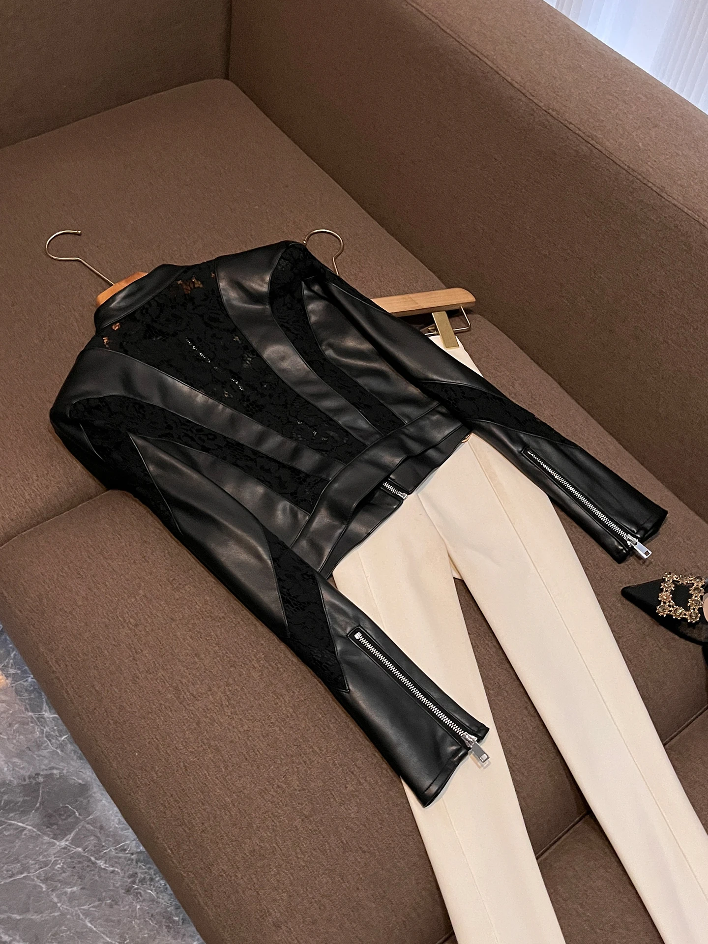 Elegant Lace-Patch PU Leather Jacket Women's 2026 New Heavy-Duty Motorcycle Zipper Stand Collar Long Sleeve Outerwear P671