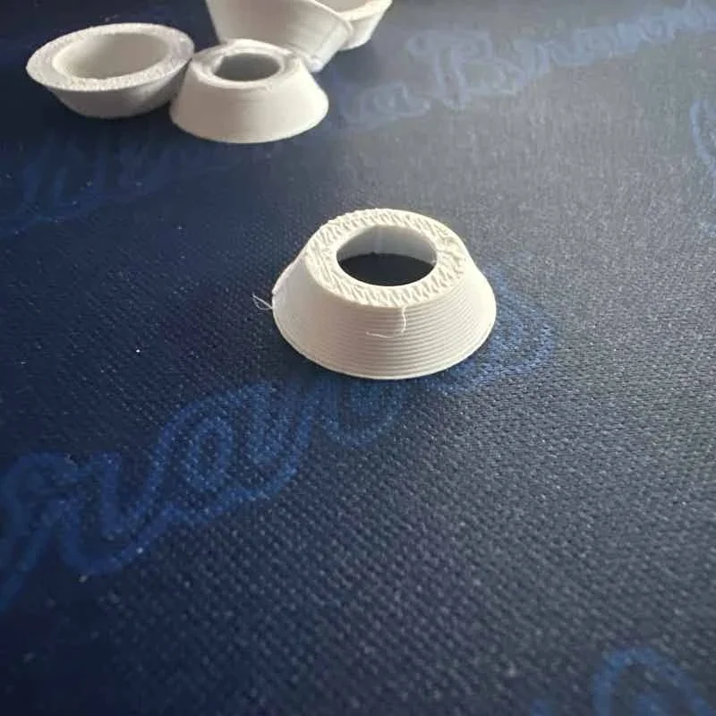 Übungs-Minigolfball-Tees, langlebiger Kunststoffhalter für Indoor-Matten, Schwungtraining, Golfzubehör für Zuhause – Detail 4