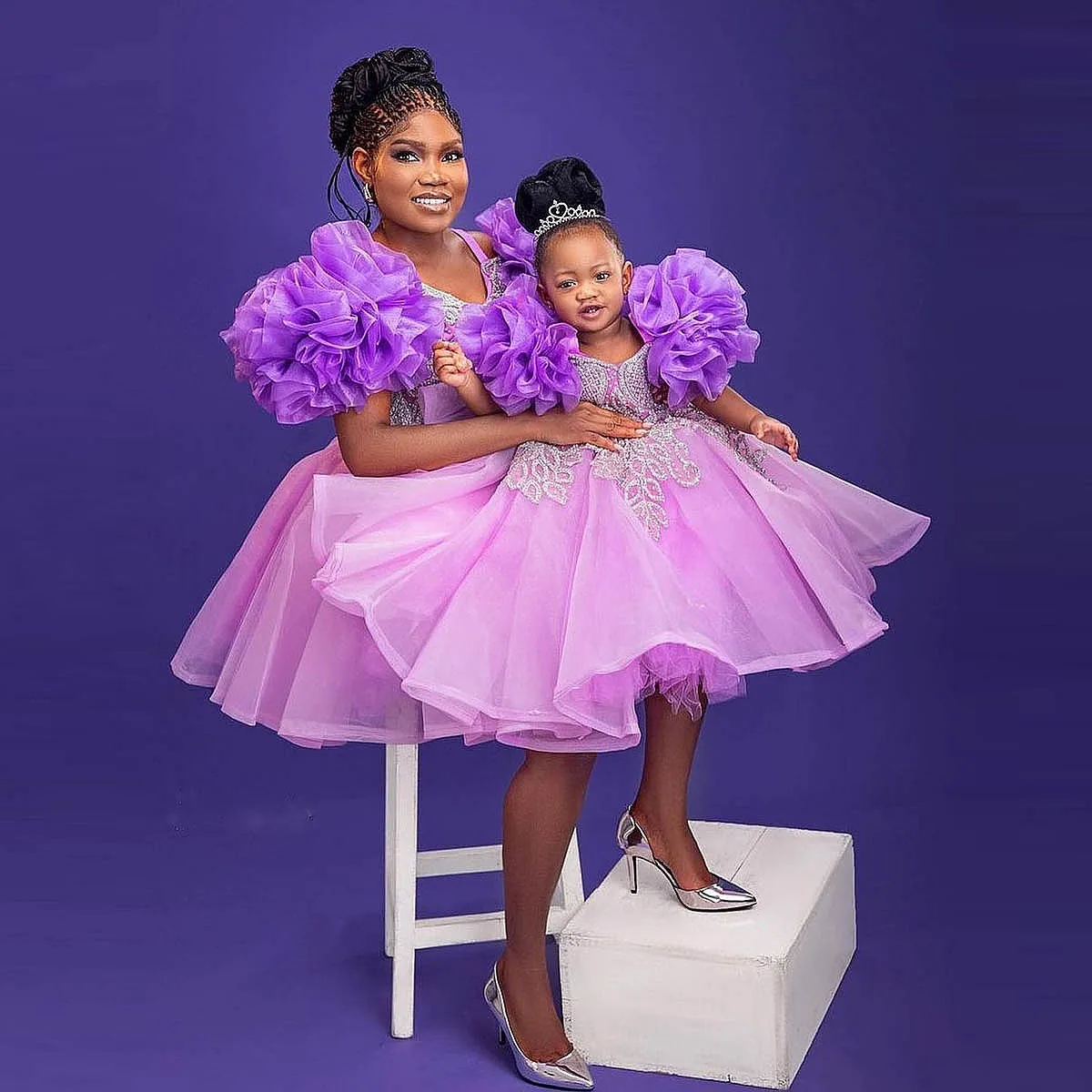 Mixed Color Mother and Daughter Dress  With Ruffles Sleeves Major Beads Knee Length Mommy and Me Birthday Gowns For Photo Shoots