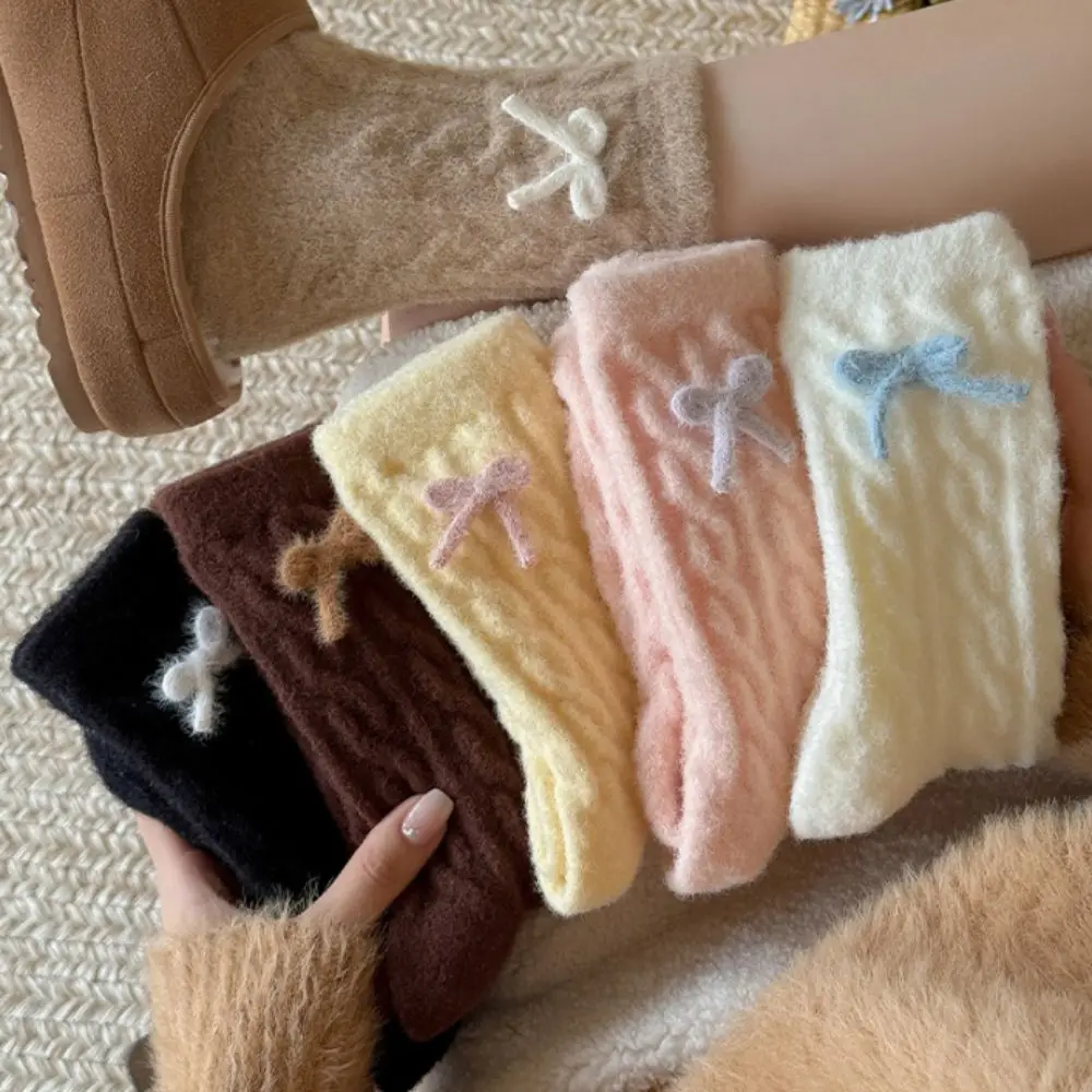 

Comfortable Thickened Coral Fleece Socks Bowknot Screw Thread Floor Plush Socks Simple Winter Mid Tube Socks Women Autumn