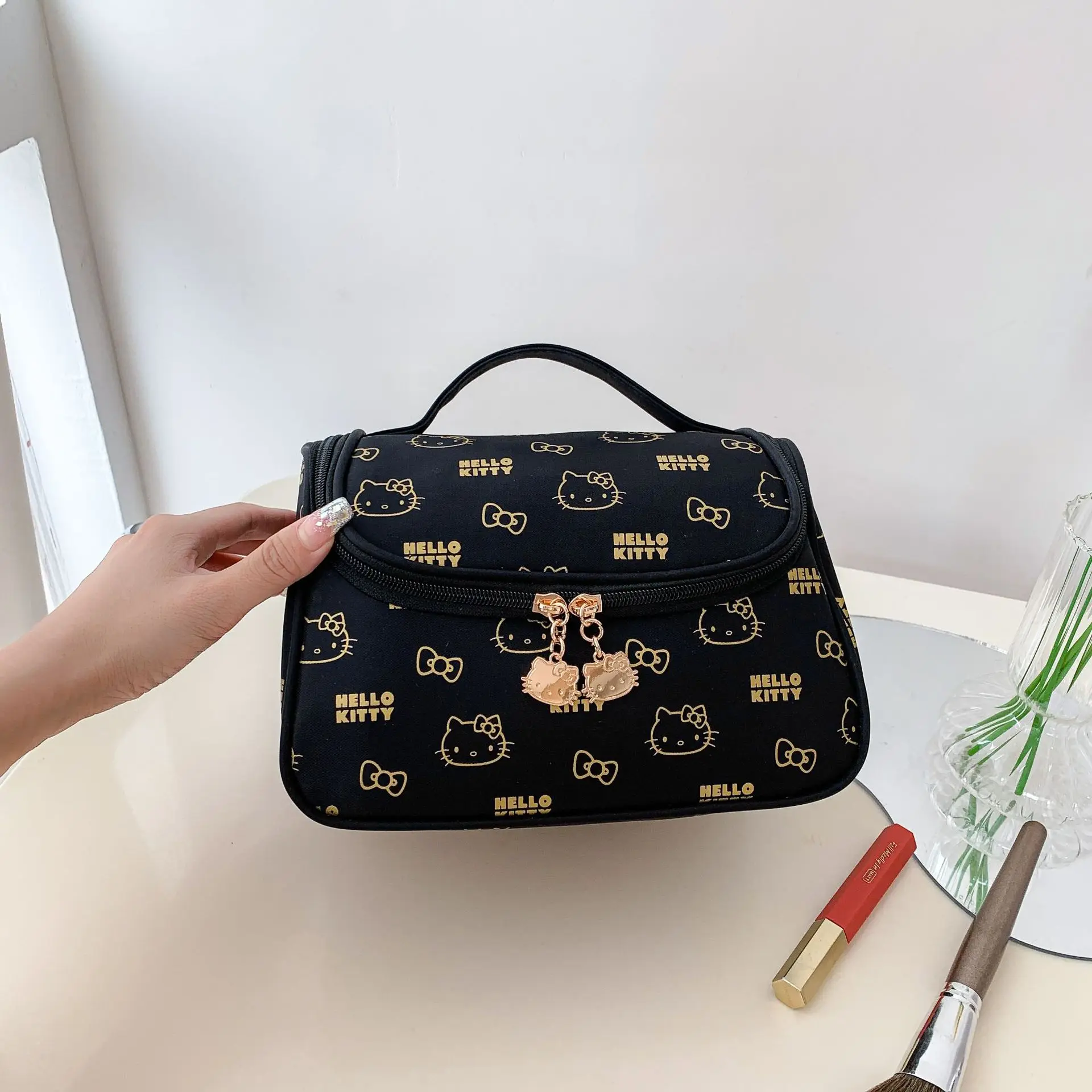 กระเป๋าเครื่องสำอางลายการ์ตูนเฮลโลคิตตี้ ซานริโอ แมวน่ารัก กระเป๋าใส่ของขนาดใหญ่ พกพาสะดวก เหมาะสำหรับเดินทาง ของขวัญสำหรับเด็กผู้หญิง