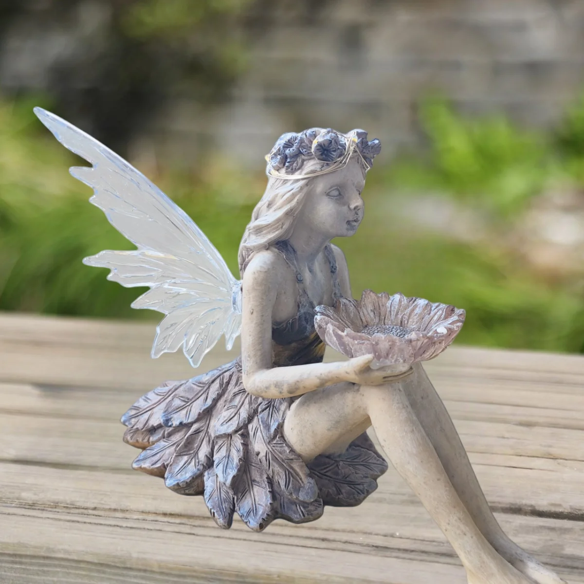 Outdoor Garden Solar Statue Light, Outdoor Solar Fairy Garden Statues, Garden Resin Flower Fairy Holding Flower Statue Decorative Light, for Patio Balcony Yard Lawn Home Decor