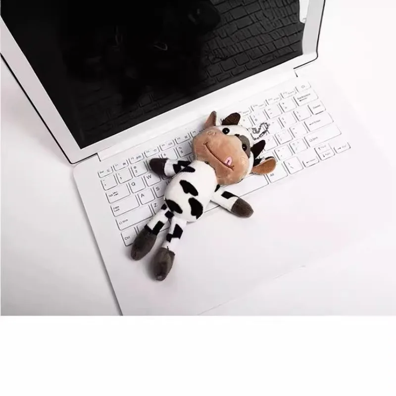 Cartoon klassische süße schwarze und weiße Kuh Anhänger Plüsch Puppe Kalb Plüsch Boutique Schlüsselanhänger Puppe Kinder Geschenk Rucksack Anhänger Spielzeug