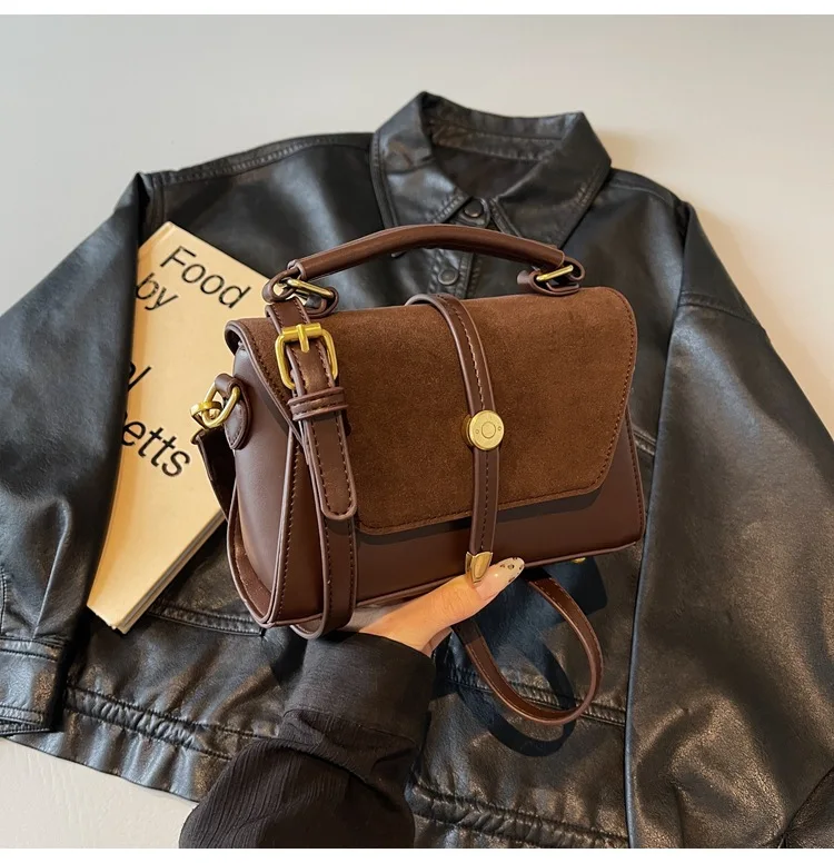 Elegant Faux Handbag with Adjustable Strap Golden-Tone Hardware and Flap Closure - Trendy Commuting Hobo Crossbody Bag for Women