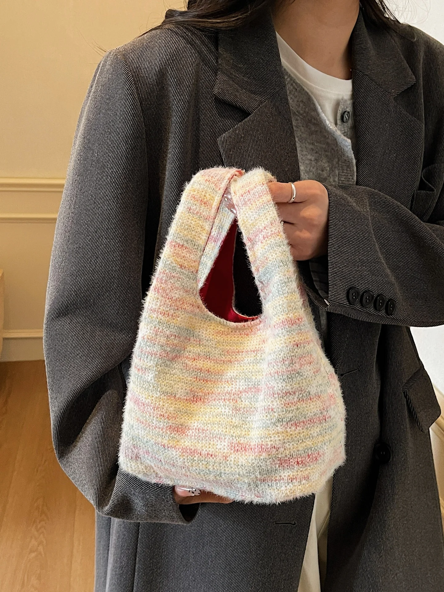 FIAFIA Plush Portable Handbag Women's Original Design Style A37928 Commuter Full Open Closure Small Basket Wrist Bag