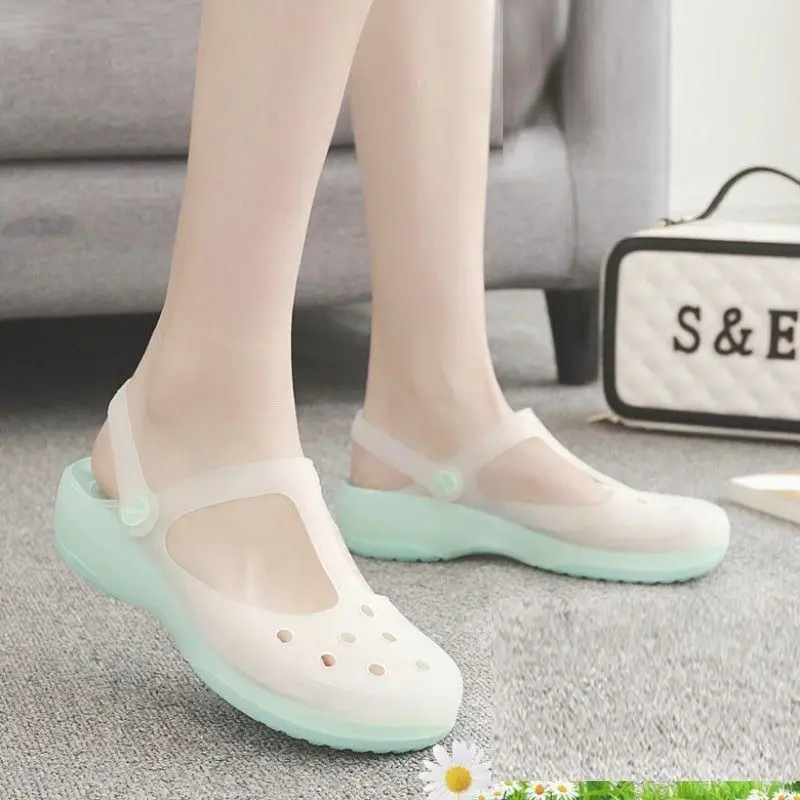 Thumbnail 2 - #40 Latest Middle Heels Offers