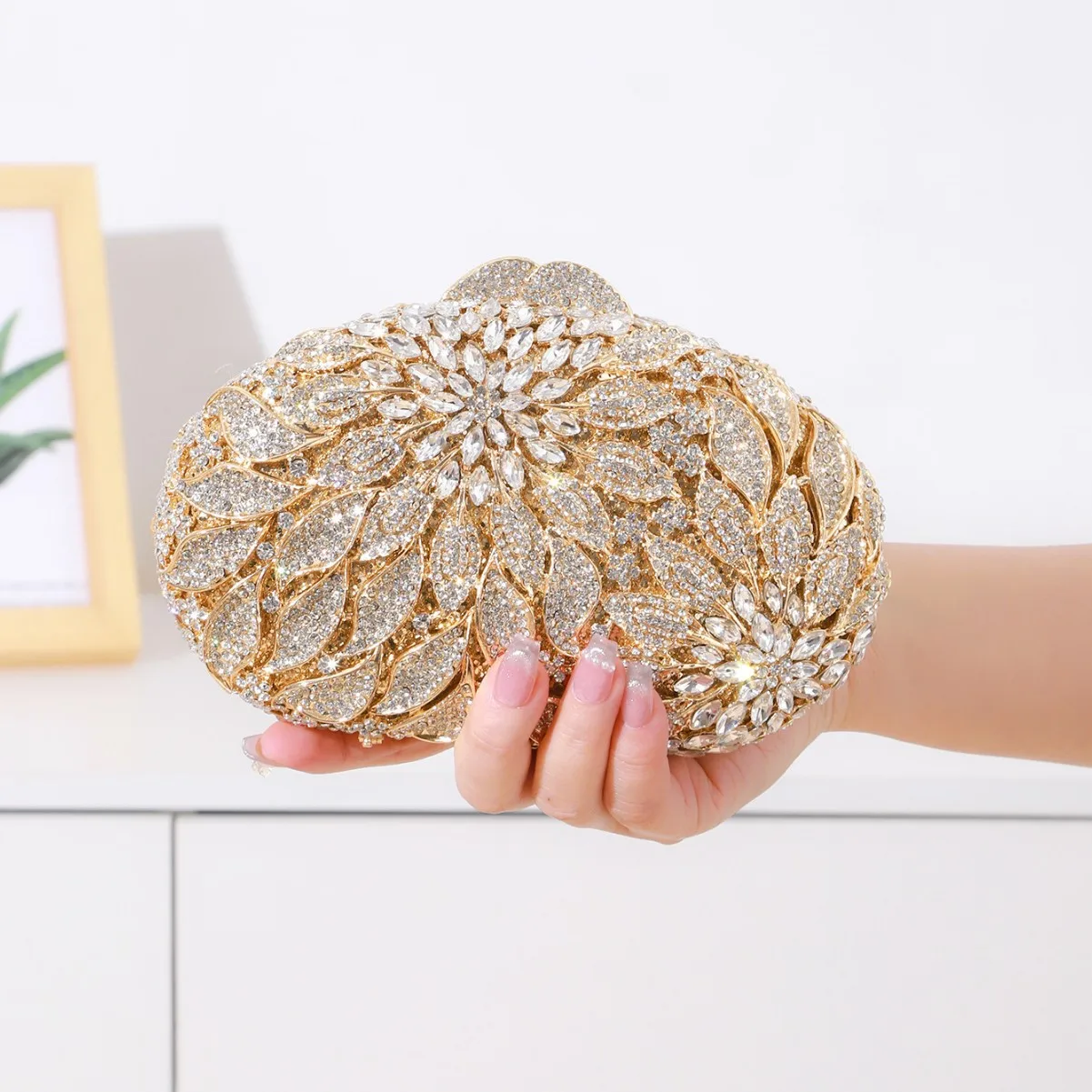 

Creative Hand-held Diamond-encrusted Dinner Bag Hollow Rhinestone Women's Banquet Clutch Purses Luxury Designer Sac À Main Femme