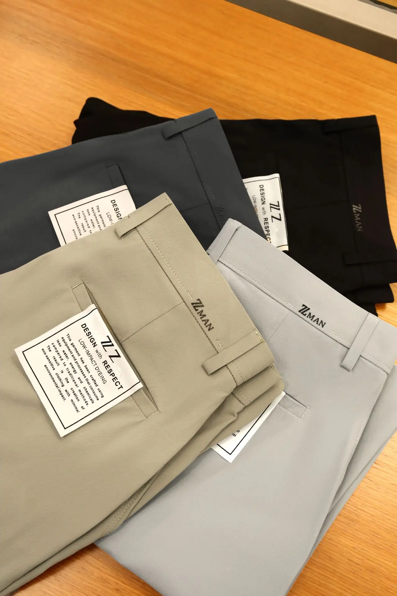 

Итальянские люксовые мужские летние повседневные брюки с охлаждающим эффектом, быстросохнущая ткань, 3D-прямой крой, прямые штанины, модные.