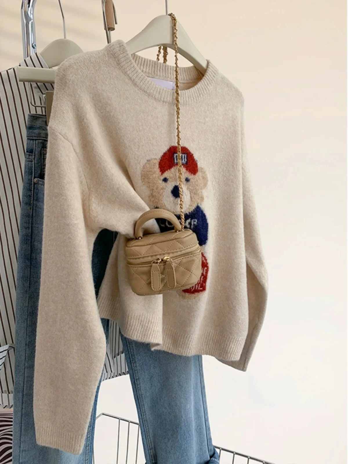 Bear Embroidery round Neck Pullover Sweater Women's Autumn Winter Loose Lazy Style Knitted Shirt Warmth Heating Long Sleeve