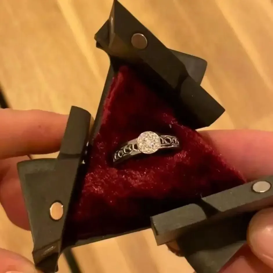 Secret Creative Rubik's Cube Proposal Ring Gift Box Rotatable Storage Box Tool