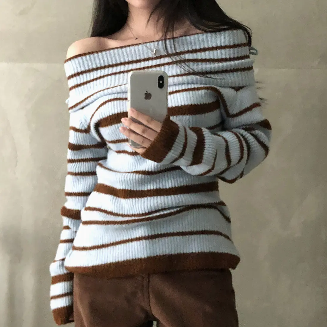 

Chic Knitted Shoulder Bared Long Sleeve Striped One Shoulder Vintage Simple Style Women's Winter New Fashion Sweater
