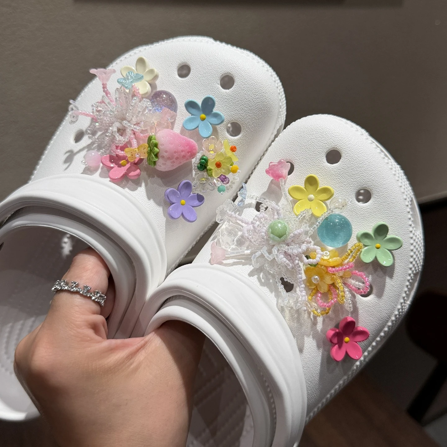conjunto-de-15-pingentes-para-crocs-macaron-3d-floral-morango-antiderrapante-destacavel-leve-colorido-decoracao-premium-feminino