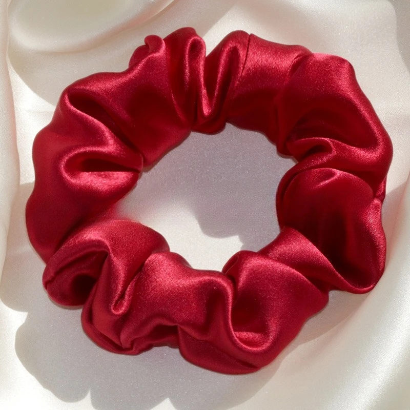 Breathable Mulberry Silk Hair Scrunchie 4cm 6cm Width Slip Proof No Fill Natural Silk Elastic Hair Tie