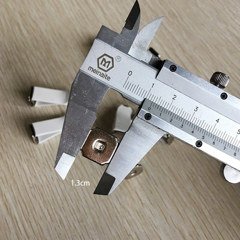 1 ~ 10 шт. автомобильный держатель для духов, портативный прочный универсальный аксессуар для салона автомобиля, зажим для вентиляции автомобиля