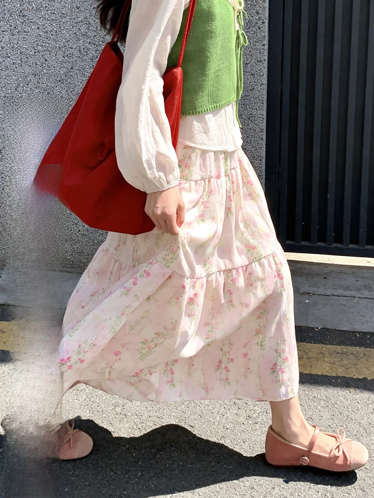 

Юбка Iuui·le 26 0000 Bamboo Spike Earth Drum Midi в цвете Poer een с эффектом приглушенного грома и неброскими деталями, свободный крой, А-силуэт.