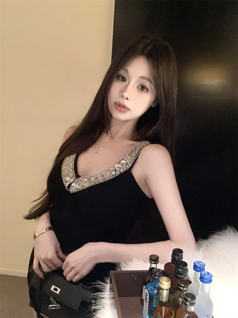 

French Embroidered V Neck Sleeveless Top Women Slim Fit Short Cropped Camisole