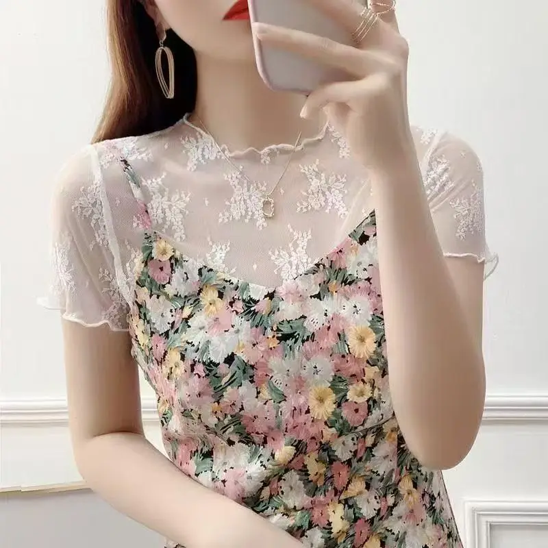 Kurzärmeliges T-Shirt mit Holzohren-Spitzenkante und hohlem Spitzenmuster, Damen-Trägerrock mit Anti-Licht-Effekt, kurzes Oberteil aus Eisseiden-Mesh – Detail 10