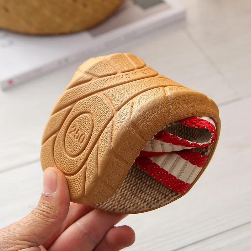New Indoor Home Slippers Lightweight Women Slippers Antislip Bedroom Slippers Soft Bottom Couple Slippers Flat Sandals Slides view 5