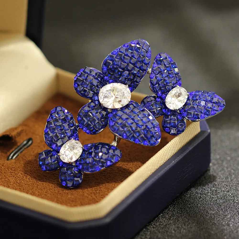 Three Overlay Butterflies Brooch Paved Square Blue Crystal Luxury Elegant Pin for Women Evening Dress Outfit Accessory