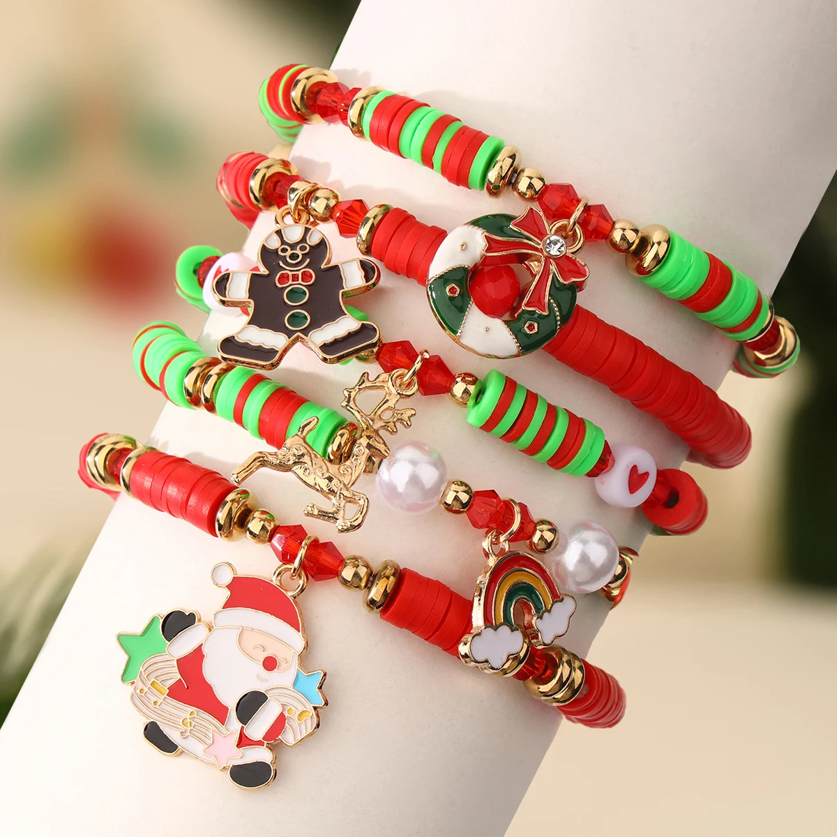 5-Piece New Christmas-Themed Bracelet Set with Santa Claus & Gingerbread Man Designs(color random)