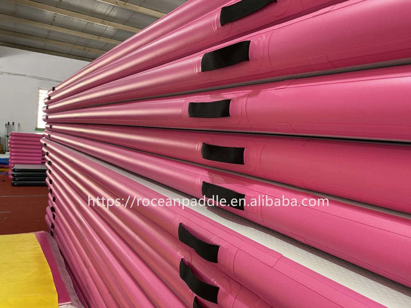 13フィート16フィートのインフレータブル体操マット、厚さ4インチ、電動エアポンプ付きエアタンブルトラック