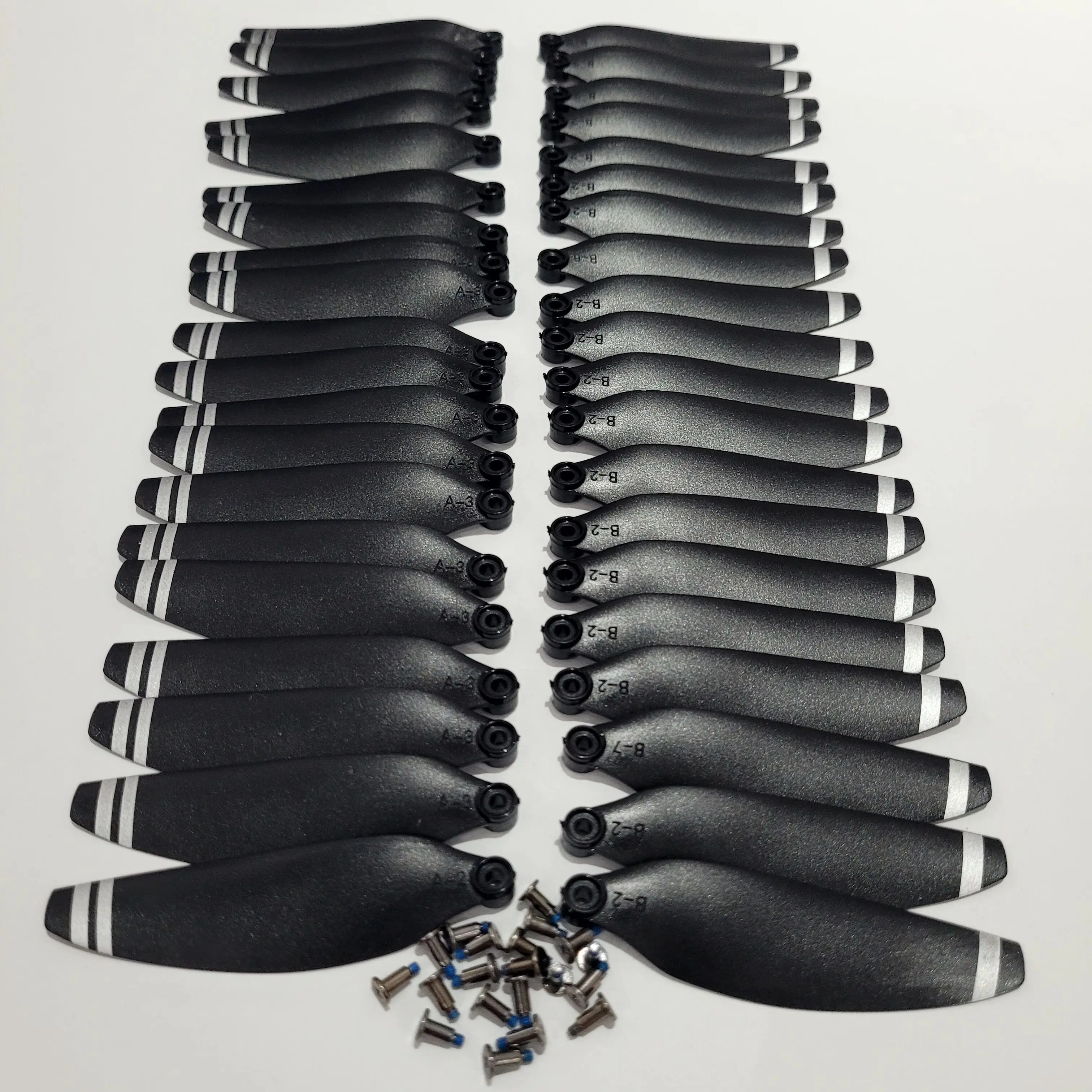 

LSRC LS38 LS-38 RC Drone Brushless Quadcopter Propeller Spare Part LS38 Main Blade Maple Leaf CW CCW Wings Accessory